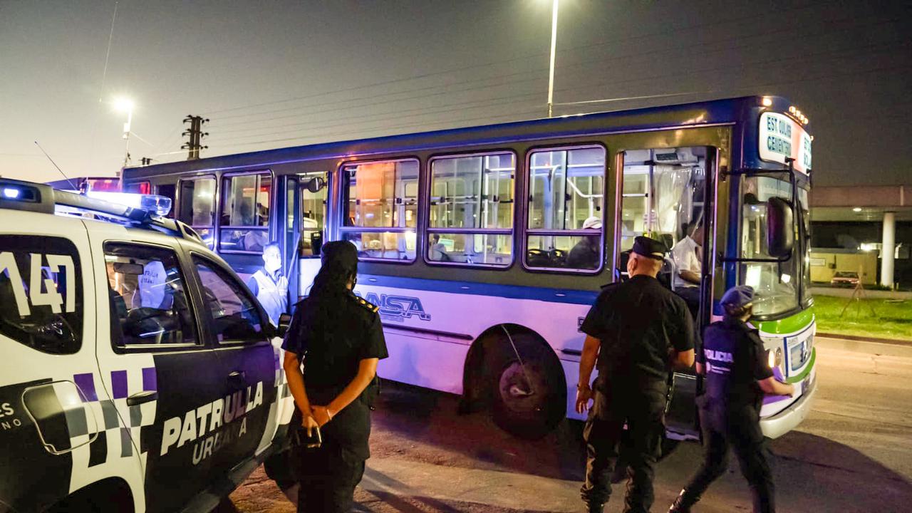 IMPORTANTE OPERATIVO DE INTERCEPTACIÓN VEHICULAR EN PASCO Y DONATO ÁLVAREZ