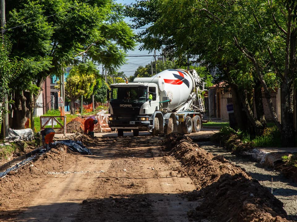 EL MUNICIPIO AVANZA CON LAS OBRAS DE PAVIMENTACIÓN EN QUILMES SUR
