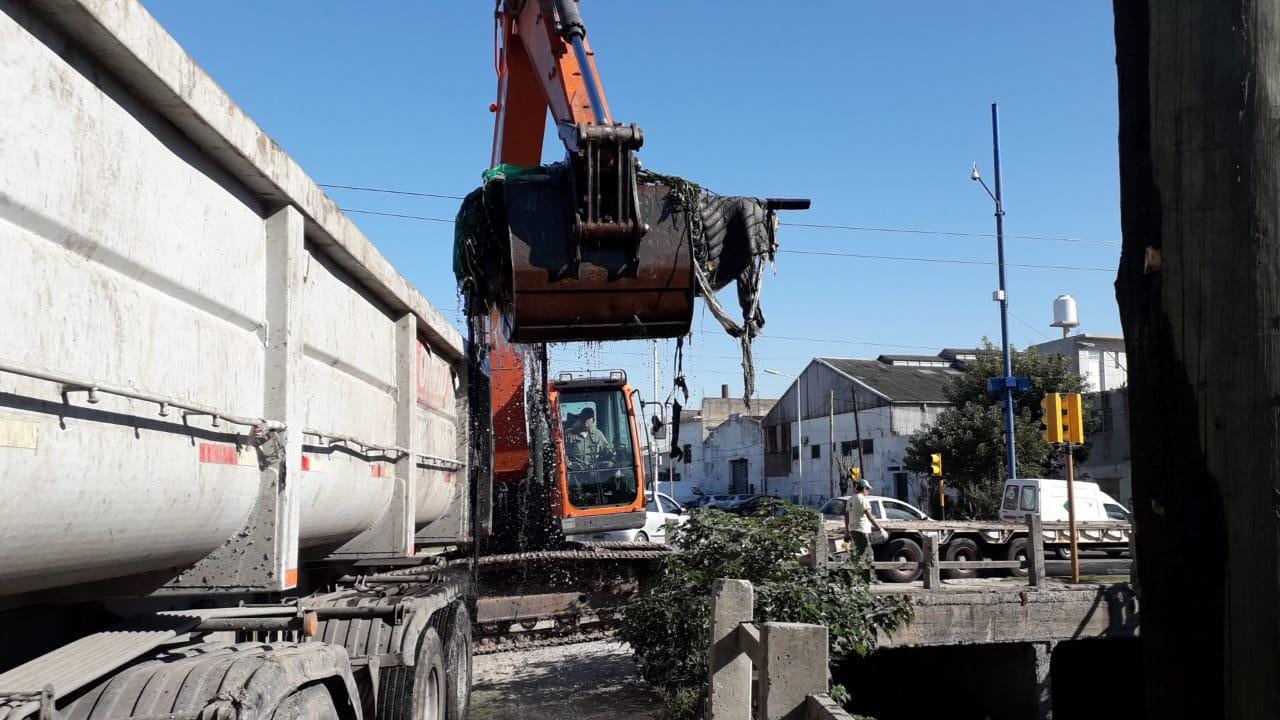  CONTINÚAN LAS TAREAS DE LIMPIEZA Y BACHEO EN EL DISTRITO