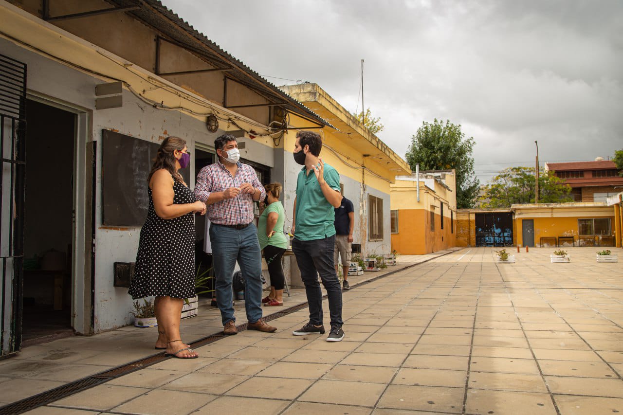 OBRAS EN LAS LA EES Nº 67 DE QUILMES OESTE CON FONDOS DEL ACNUR