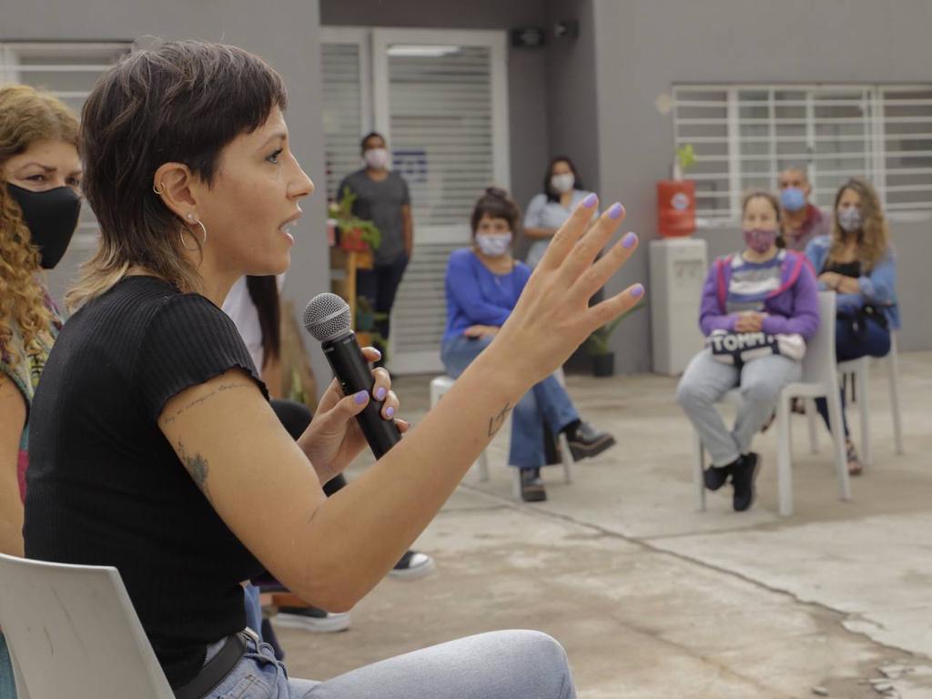 MAYRA Y GABRIELA TORRES REUNIDAS CON LOS EQUIPOS DE TRABAJO DE LOS DIAT