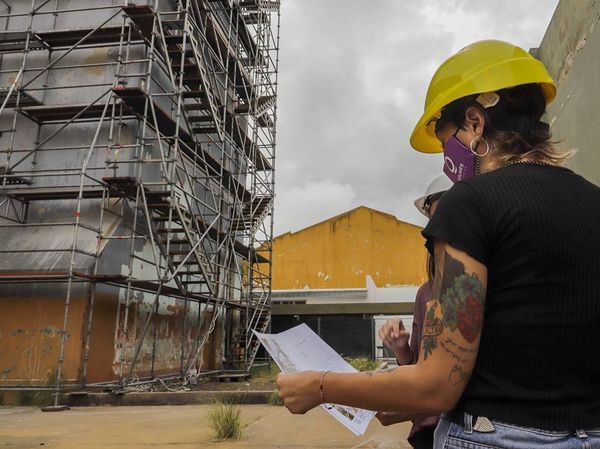 MAYRA SUPERVISÓ OBRAS EN LA EEST Nº2 DE BERNAL
