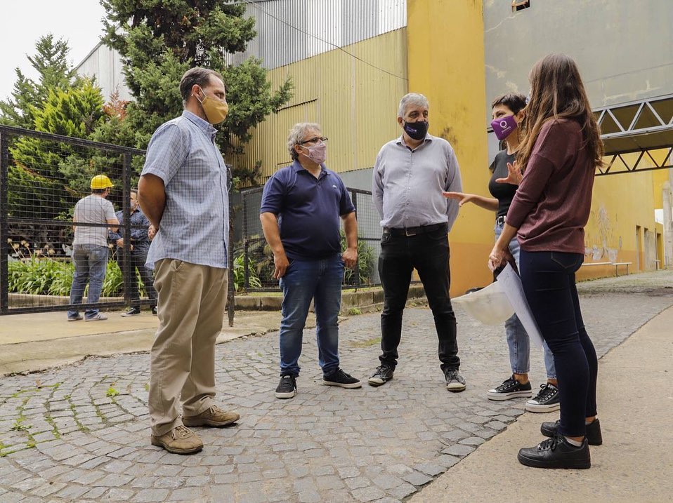 MAYRA SUPERVISÓ OBRAS EN LA EEST Nº2 DE BERNAL