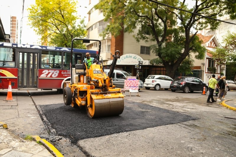  BACHEO EN QUILMES CENTRO Y LIMPIEZA DE ARROYOS EN LA ZONA OESTE