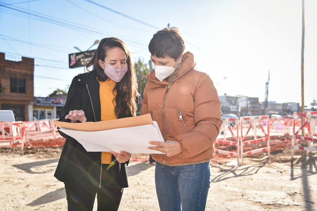 MAYRA SUPERVISÓ EL AVANCE DE LAS OBRAS EN EL INGRESO A VILLA LA FLORIDA 
