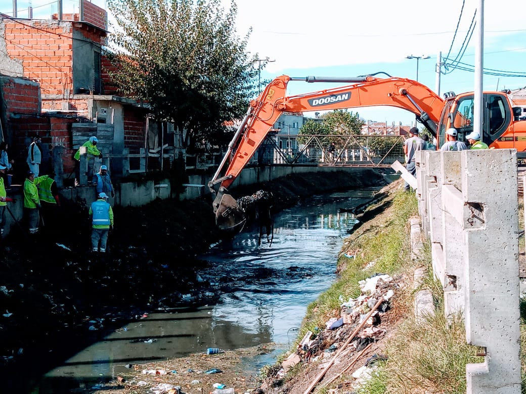  EL MUNICIPIO DE QUILMES CONTINÚA CON LAS TAREAS DE LIMPIEZA Y MEJORAS