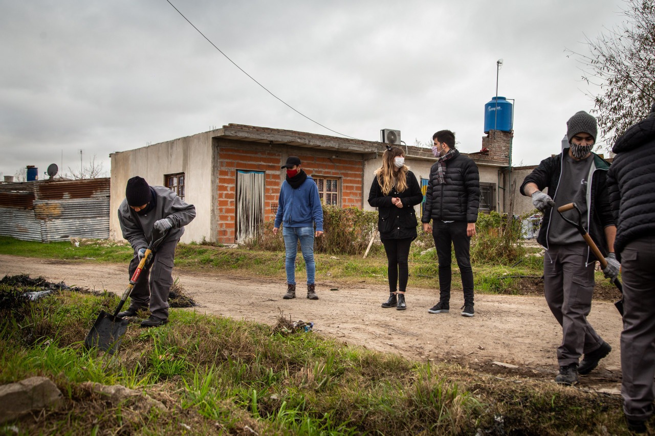 JORNADA INTEGRAL DE LIMPIEZA EN EL BARRIO EL EMPORIO DEL TANQUE