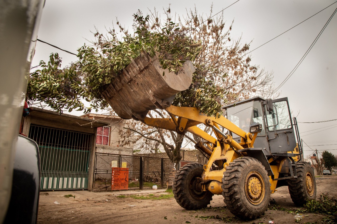JORNADA INTEGRAL DE LIMPIEZA EN EL BARRIO LA ESPERANZA