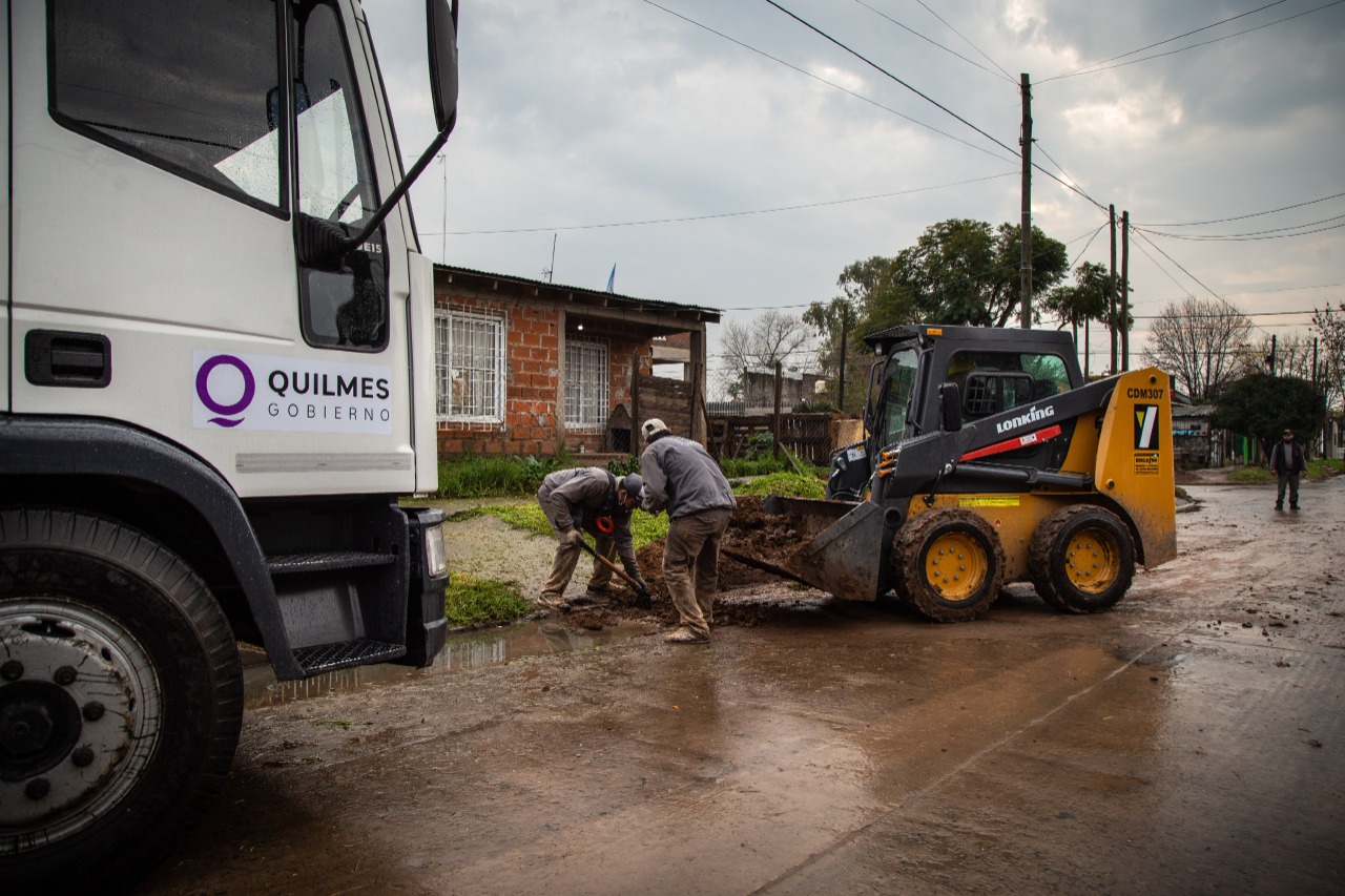 OPERATIVO INTEGRAL DE LIMPIEZA EN EL BARRIO LA SARITA DE QUILMES OESTE