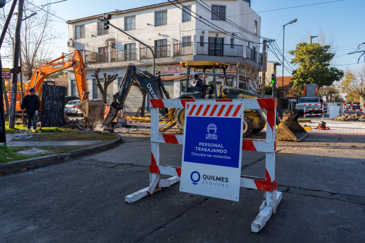 TRABAJOS DE MANTENIMIENTO Y MEJORAS EN PUENTES Y CALLES DE QUILMES