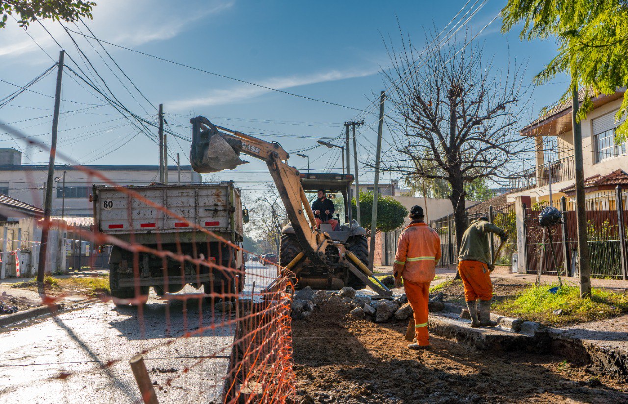 TRABAJOS DE MANTENIMIENTO Y MEJORAS EN PUENTES Y CALLES DE QUILMES