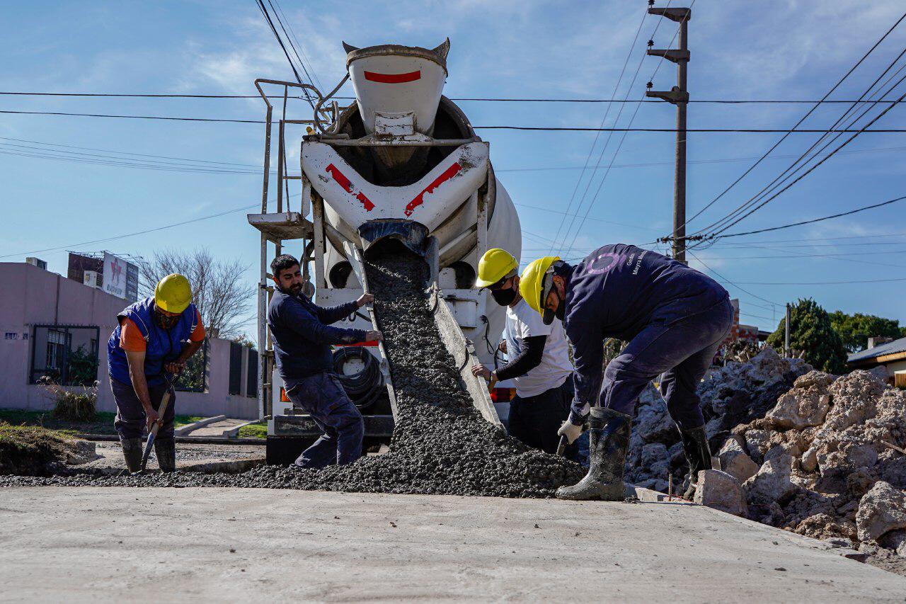  OBRAS DE BACHEO EN VILLA ALCIRA