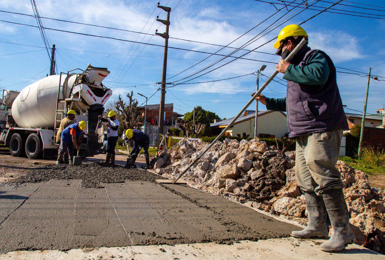  OBRAS DE BACHEO EN VILLA ALCIRA