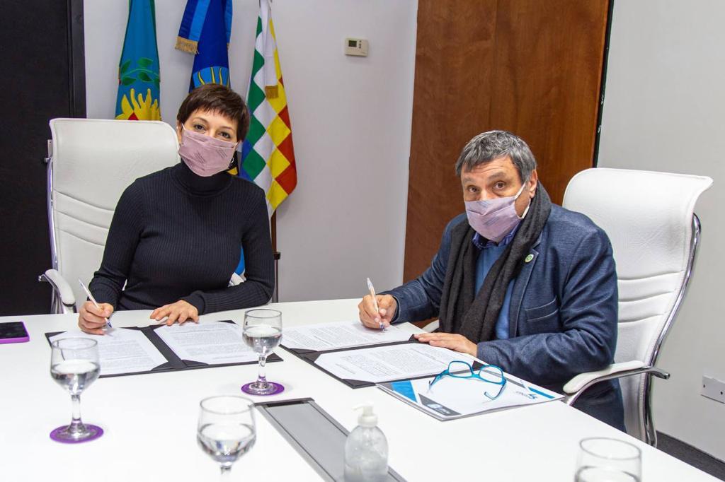 MAYRA FIRMÓ UN CONVENIO PARA LA UTILIZACIÓN DE PROGRAMAS SIU