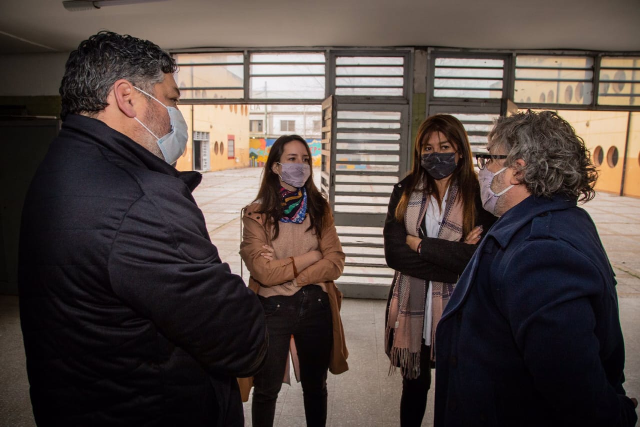 EL MUNICIPIO ACOMPAÑÓ EL INICIO DE CLASES PRESENCIALES EN LA EP N° 32