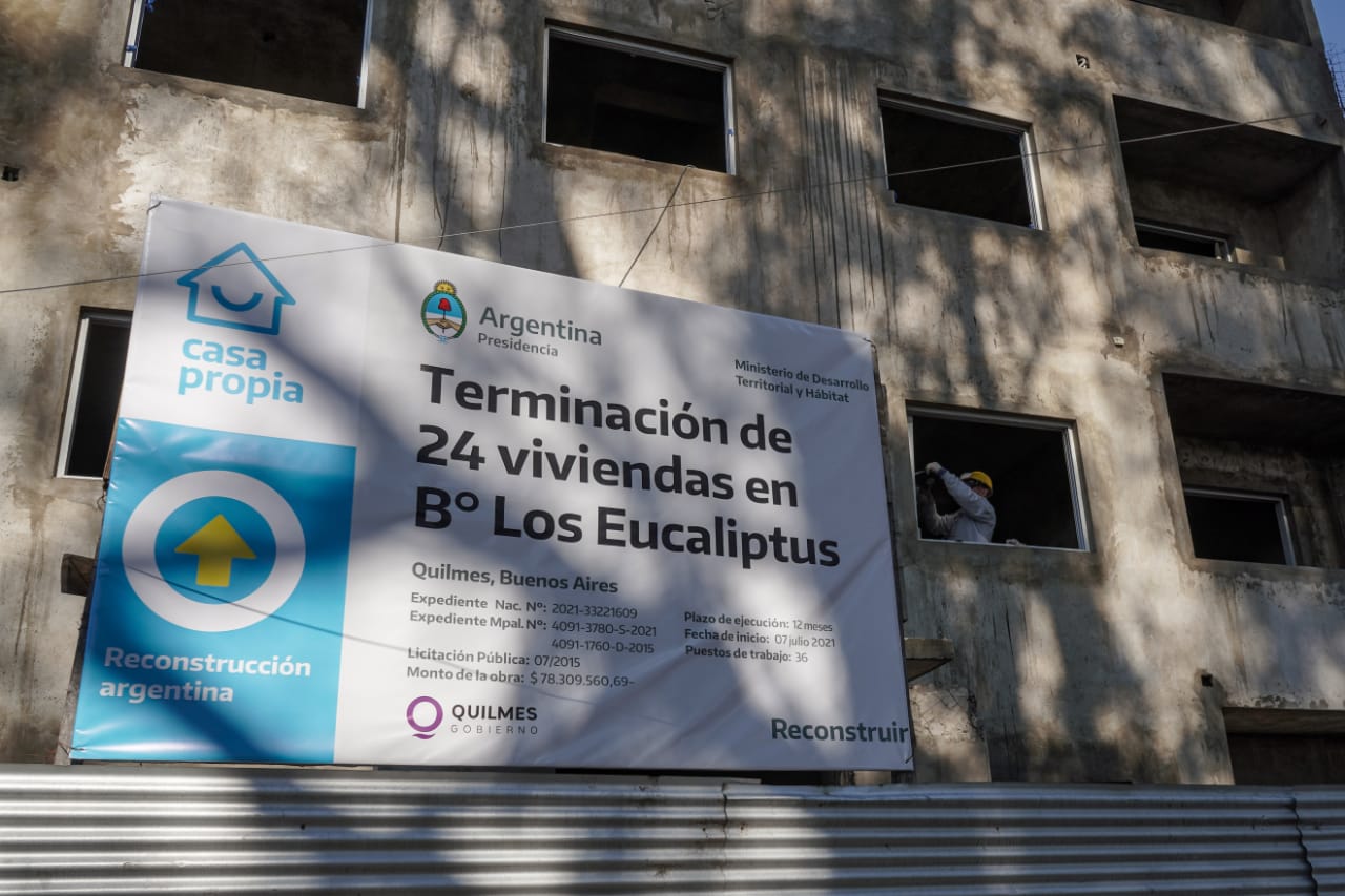 CONTINÚAN LAS OBRAS DE 24 VIVIENDAS EN EL BARRIO LOS EUCALIPTUS