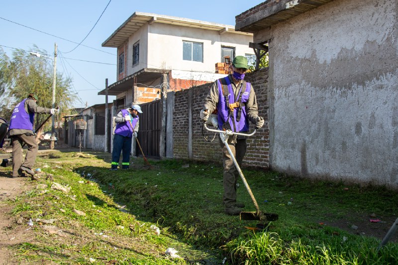OPERATIVO DE LIMPIEZA EN LOS BARRIOS EL JALÓN Y LA ESPERANZA