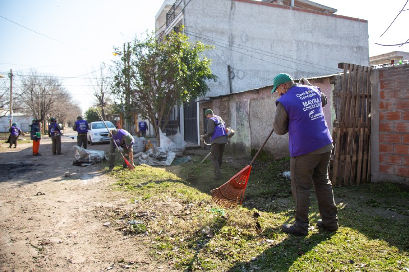 OPERATIVO DE LIMPIEZA EN LOS BARRIOS EL JALÓN Y LA ESPERANZA