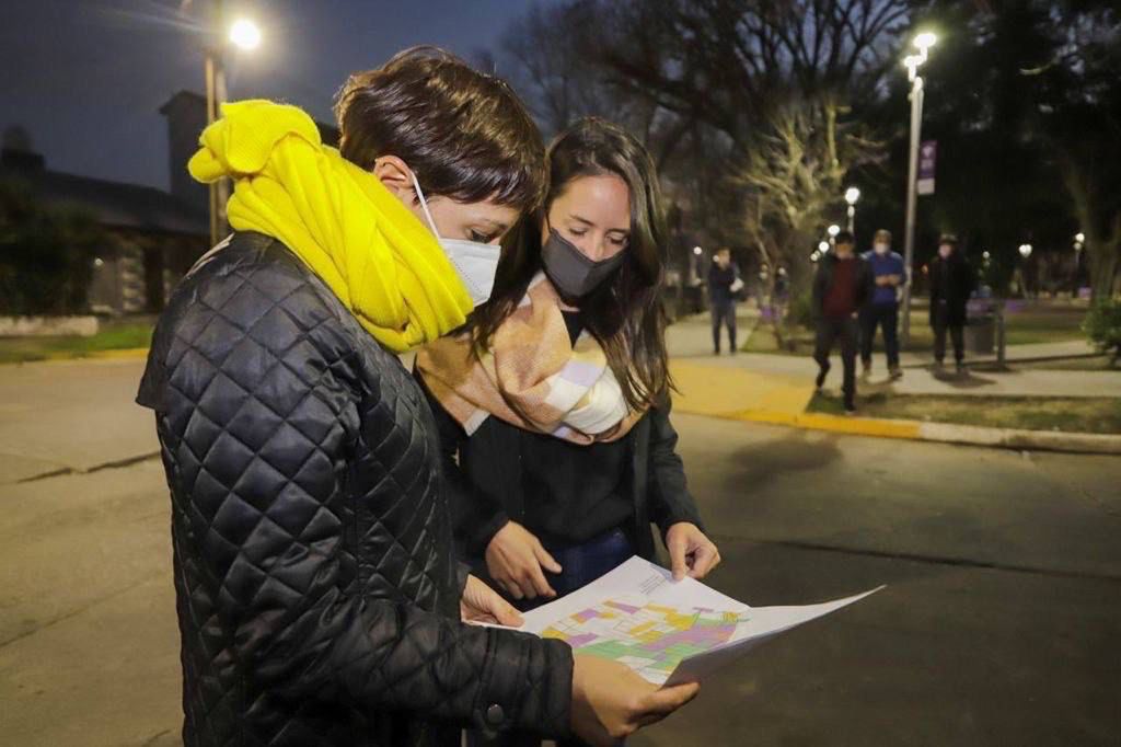 MAYRA SUPERVISÓ EL FUNCIONAMIENTO DE LAS LUMINARIAS LED 