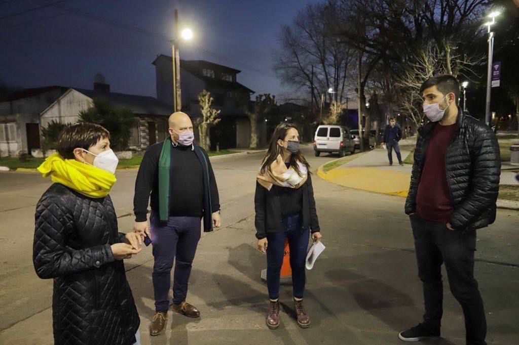 MAYRA SUPERVISÓ EL FUNCIONAMIENTO DE LAS LUMINARIAS LED 