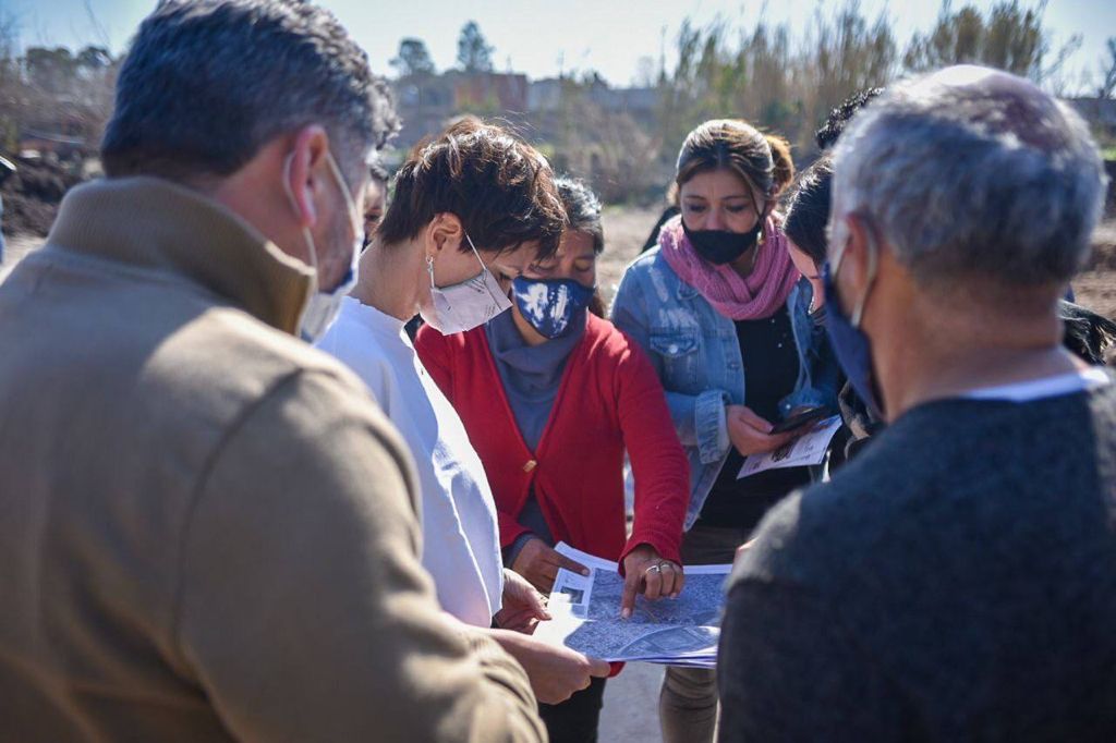MAYRA RECORRIÓ OBRAS INTEGRALES EN EL BARRIO SAYONARA