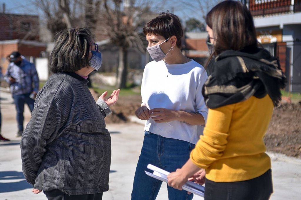 MAYRA RECORRIÓ LA OBRA DE PUESTA EN VALOR INTEGRAL DEL BARRIO SAYONARA