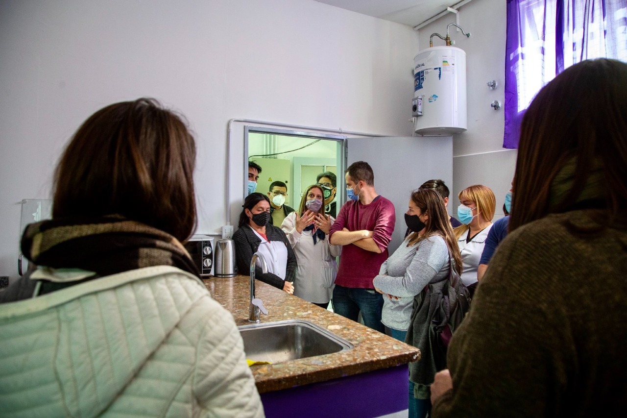  FUNCIONARIOS MUNICIPALES RECORRIERON LA COCINA DEL SAE EN LA EP N° 19