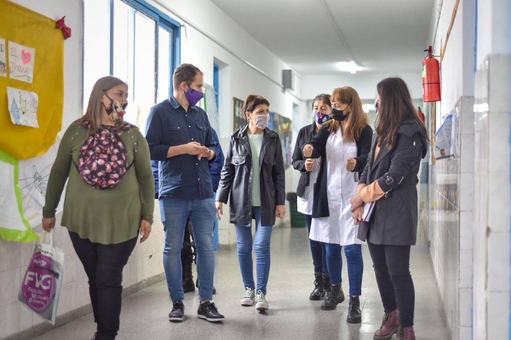 MAYRA RECORRIÓ LA ESCUELA PRIMARIA Nº 75 DE QUILMES OESTE