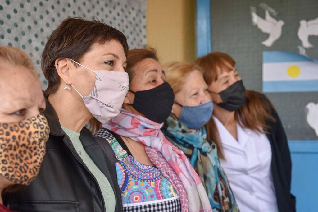 MAYRA RECORRIÓ LA ESCUELA PRIMARIA Nº 75 DE QUILMES OESTE