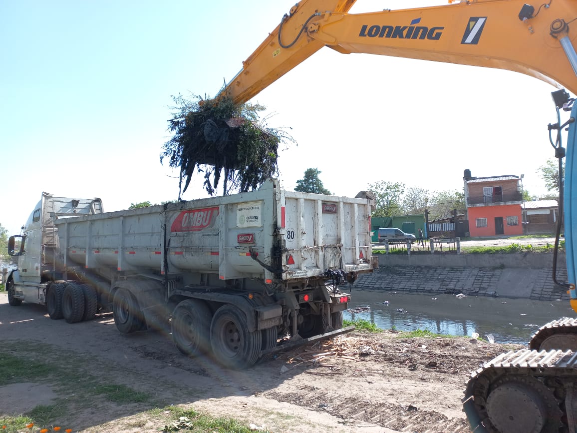  MÁS TRABAJOS DE BACHEO, LIMPIEZA DE ARROYOS Y MANTENIMIENTO 