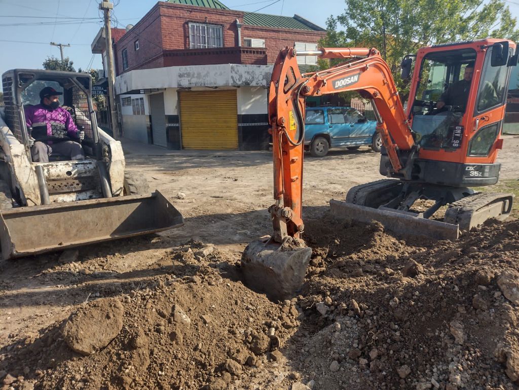  MÁS TRABAJOS DE BACHEO, LIMPIEZA DE ARROYOS Y MANTENIMIENTO 