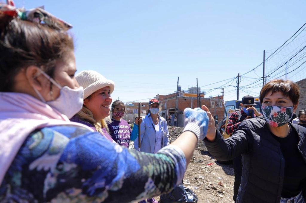 MAYRA RECORRIÓ EL BARRIO FINEXCOR DONDE DIALOGÓ Y ESCUCHÓ A LOS VECINOS