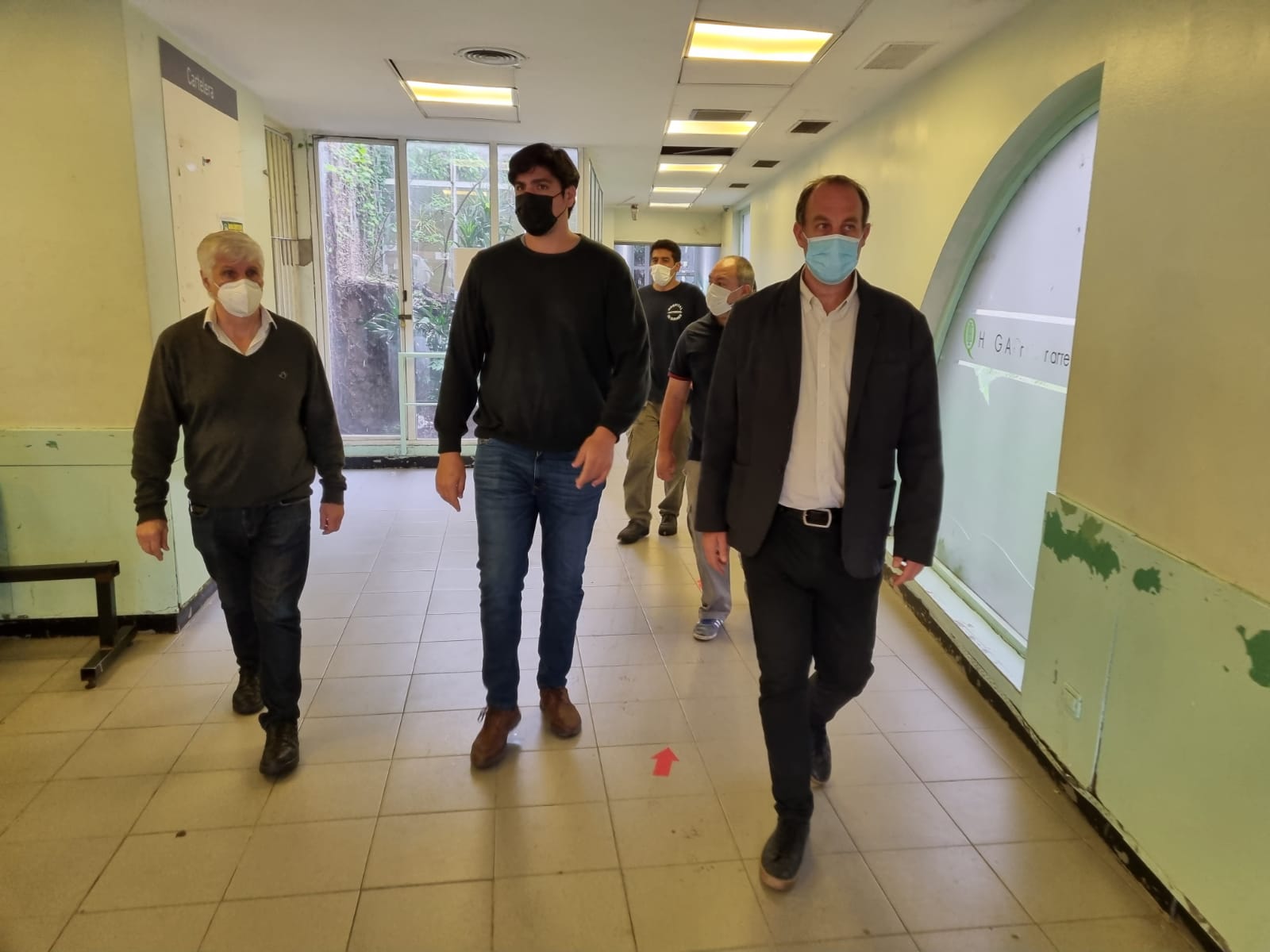 RECORRIDA DE FUNCIONARIOS PROVINCIALES POR OBRAS DEL HOSPITAL DE QUILMES