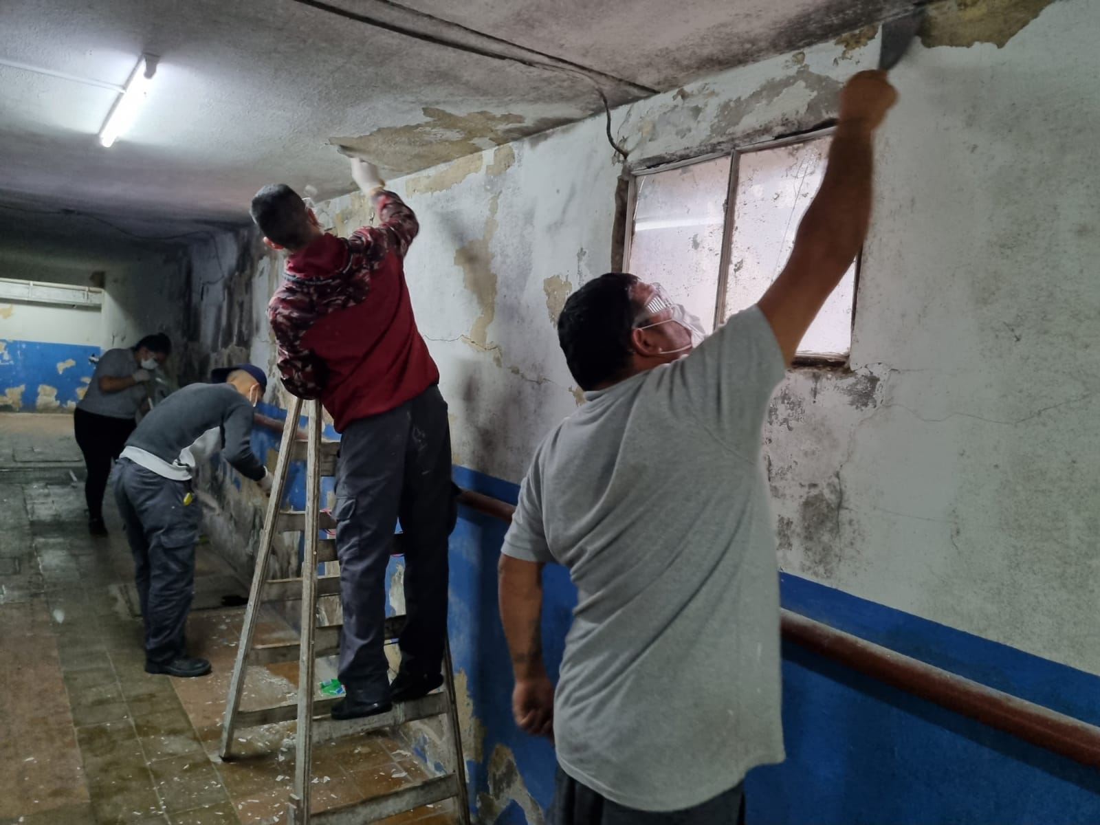RECORRIDA DE FUNCIONARIOS PROVINCIALES POR OBRAS DEL HOSPITAL DE QUILMES