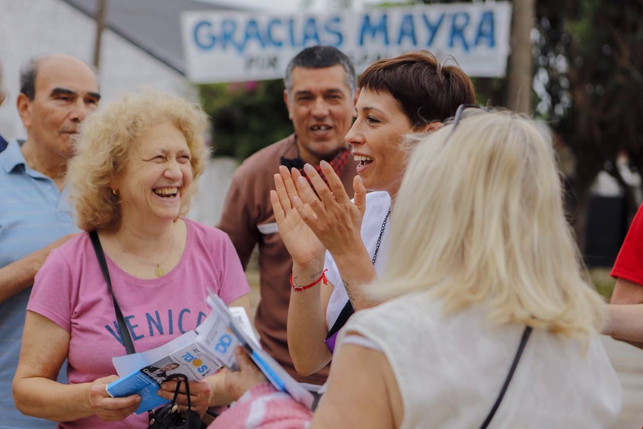 MAYRA RECORRIÓ OBRAS Y CONVERSÓ CON VECINOS DE VILLA LA FLORIDA