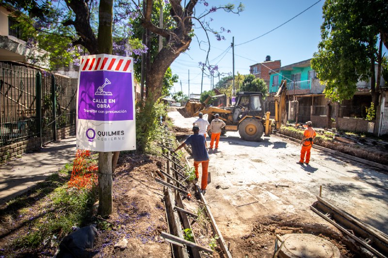 CONTINÚA EL PLAN MUNICIPAL DE BACHEO EN BERNAL Y EZPELETA