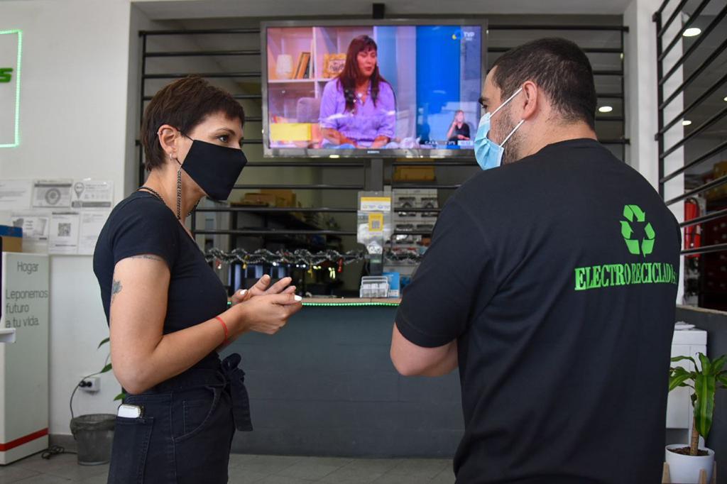 MAYRA VISITÓ ELECTRO VENTA EN VILLA LA FLORIDA