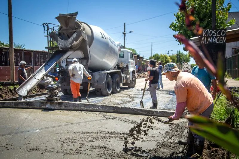 AVANZAN LAS OBRAS DE ASFALTO EN LOS BARRIOS EL JALÓN Y LA ESPERANZA GRANDE