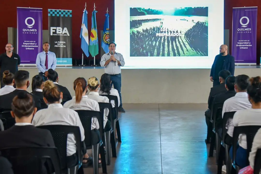 CHARLA INFORMATIVA PARA LOS MÁS DE MIL QUILMEÑOS ASPIRANTES A CADETES