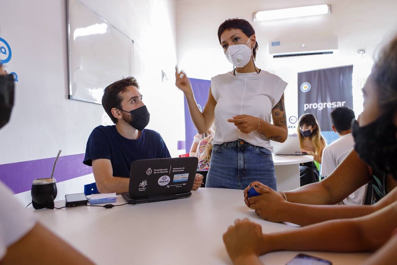 MAYRA RECORRIÓ UN OPERATIVO DE INSCRIPCIÓN AL PROGRAMA PROGRESAR