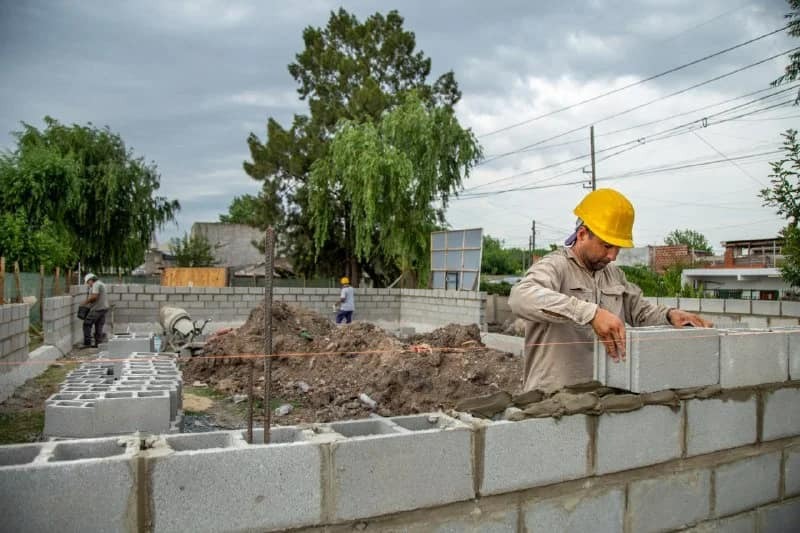 AVANZA LA CONSTRUCCIÓN DEL SUM EN EL CLUB VILLA ALCIRA