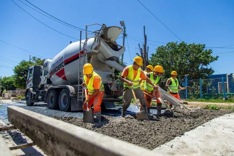 TRABAJOS DE PUESTA EN VALOR Y PAVIMENTACIÓN EN SOLANO Y BERNAL OESTE 
