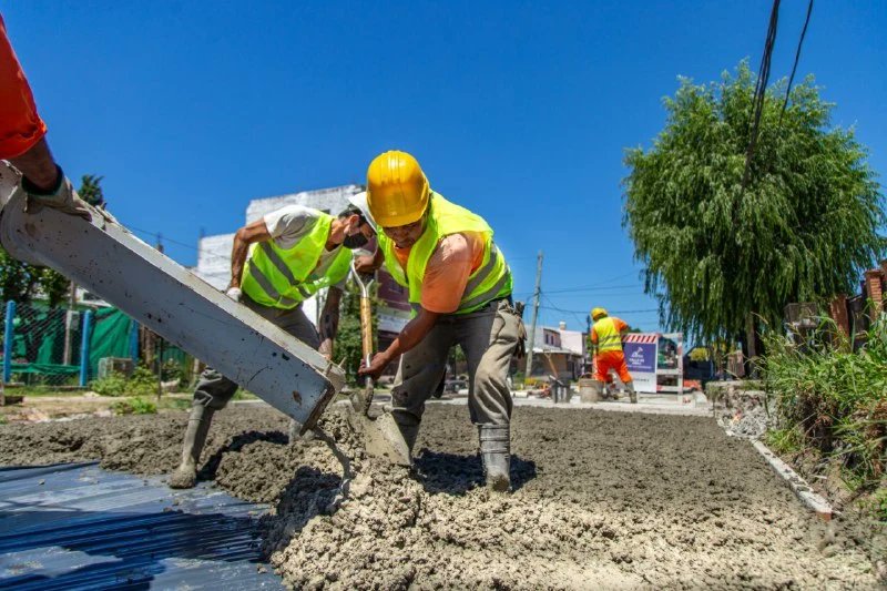 TRABAJOS DE PUESTA EN VALOR Y PAVIMENTACIÓN EN SOLANO Y BERNAL OESTE 