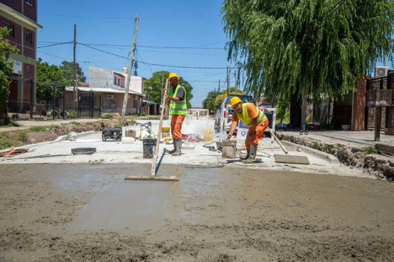 TRABAJOS DE PUESTA EN VALOR Y PAVIMENTACIÓN EN SOLANO Y BERNAL OESTE 