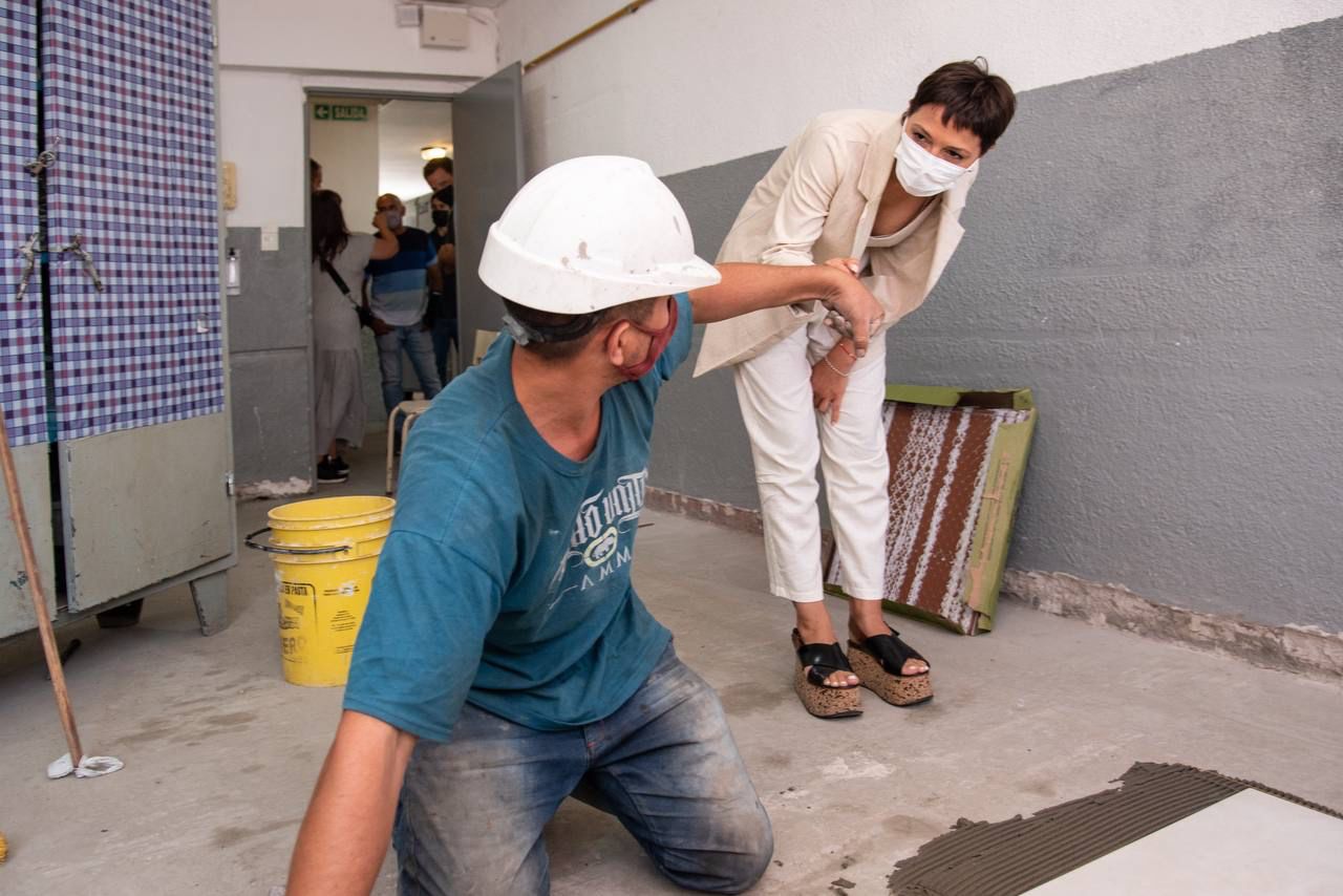 MAYRA MENDOZA RESALTÓ LAS MEJORAS CONCRETADAS EN INFRAESTRUCTURA ESCOLAR
