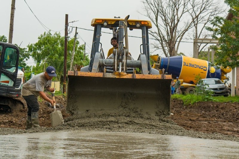 TRABAJOS DE MEJORAMIENTO DE CALLES EN LA RIBERA DE QUILMES 