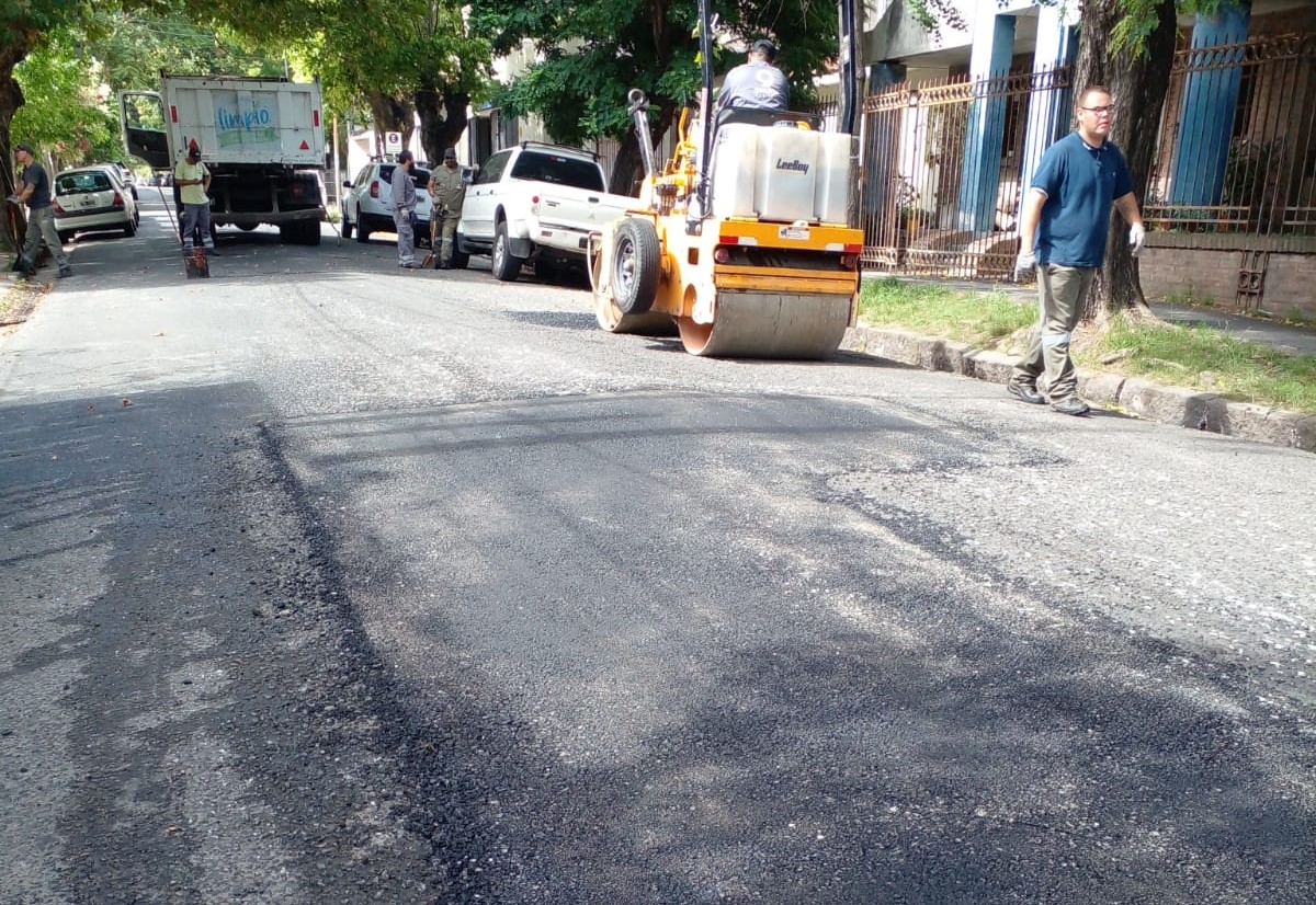 CONTINÚAN LOS TRABAJOS DE BACHEO EN LA ZONA CÉNTRICA DE QUILMES