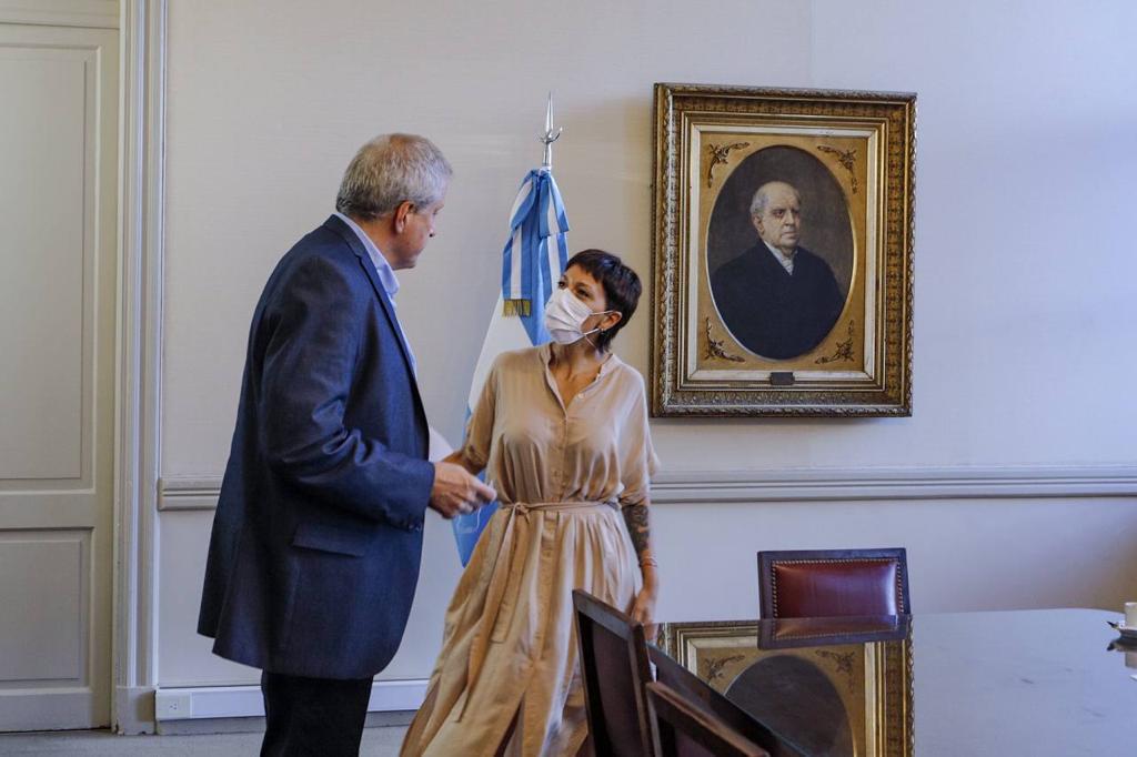 FIRMA DE CONVENIO DE ADMINISTRACIÓN DE FONDOS CON MINISTERIO DE EDUCACIÓN