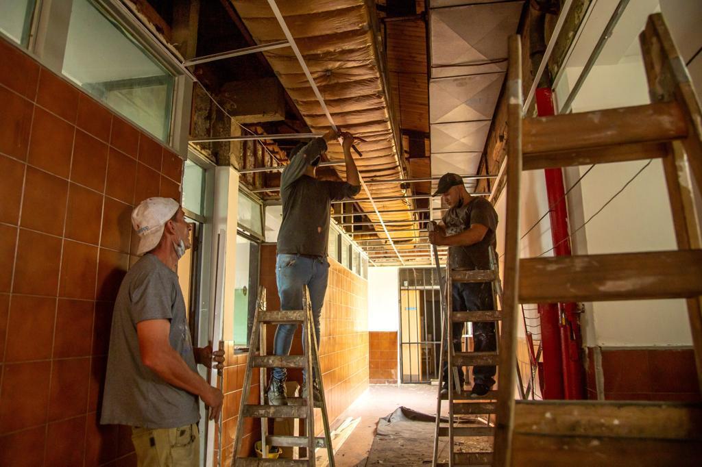OBRAS HISTÓRICAS EN LA ESCUELA DONDE SE REALIZÓ LA APERTURA DEL HCD
