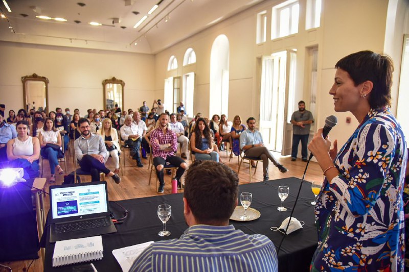 MAYRA ENCABEZÓ UNA JORNADA SOBRE DERECHOS DE CONSUMIDORES Y USUARIOS